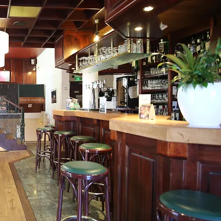 Hotel Western Le Pont D'or 3*