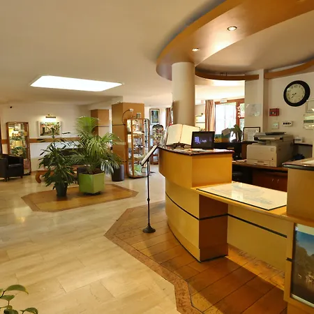 Western Le Pont D'or فندق 3*
