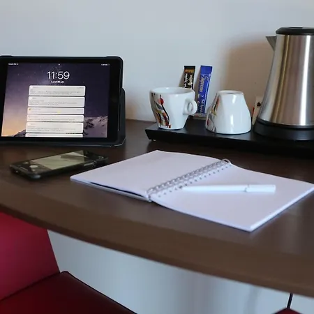 Hotel Western Le Pont D'or 3*