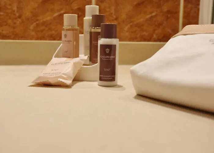 Отель Western Le Pont D'or Фижак