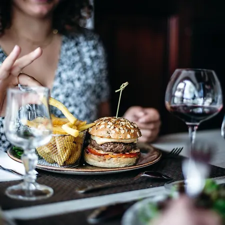 ベスト ウェスタン ル ポン ドール 3*