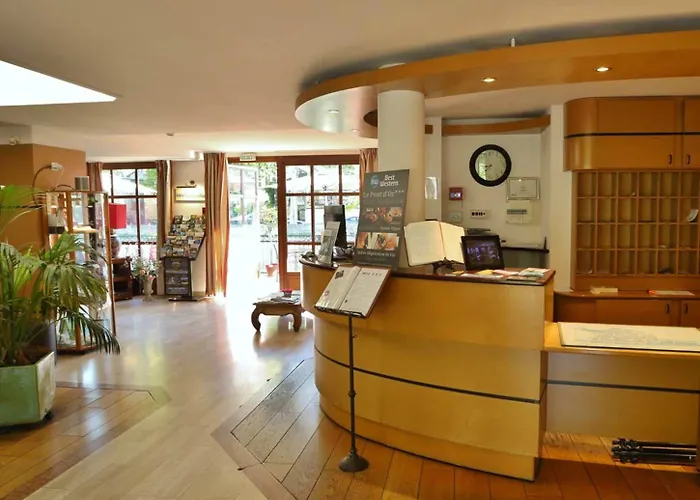 ベスト ウェスタン ル ポン ドール 3*