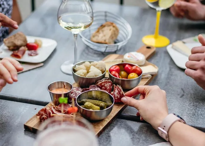 ホテル ベスト ウェスタン ル ポン ドール フィジャック